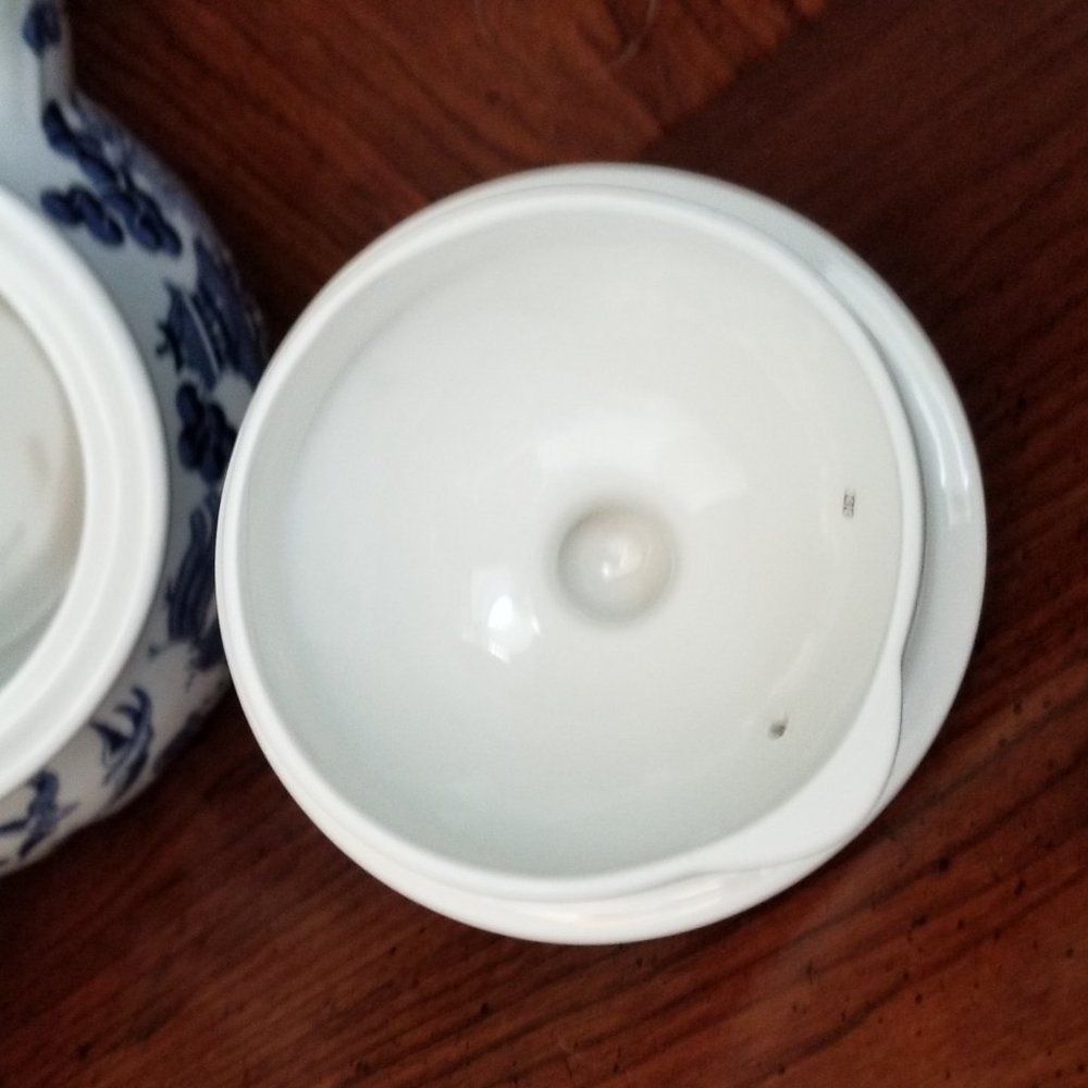 Churchill Willow Blue Tea Pot - Picture 6 of 9
